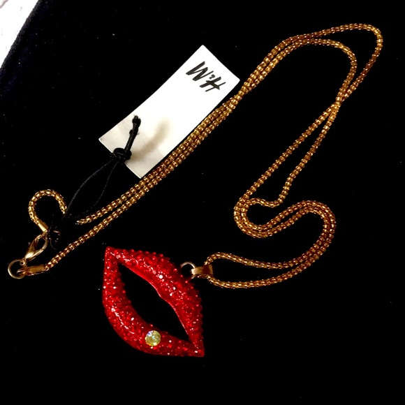 H&M Jewelry - NWT Shimmery Red Lip Crystal Pendant Necklace